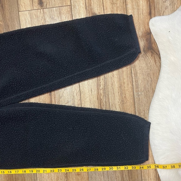Aritzia Tna Cozy Sherpa fleece lounge Pants - Picture 2 of 7